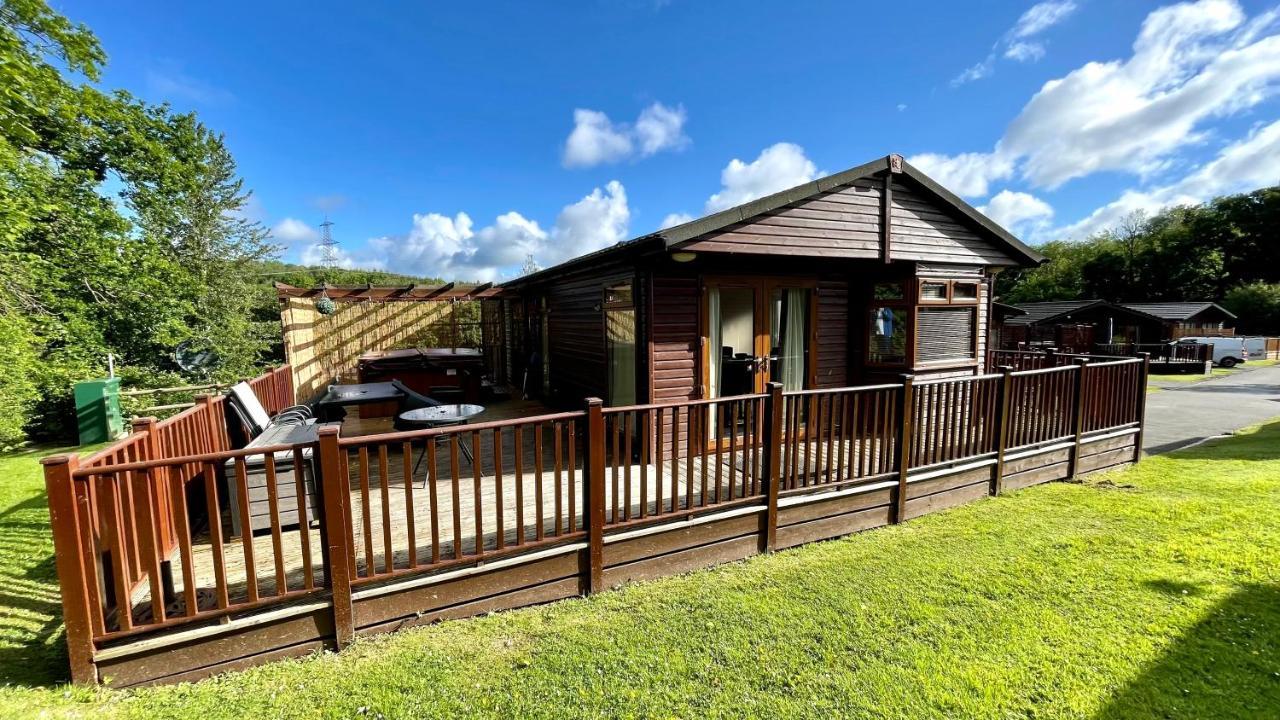 Conkers Lodge For 6 With Hot Tub & Secluded Decking - Spa Resort In Devon Chudleigh Exterior photo